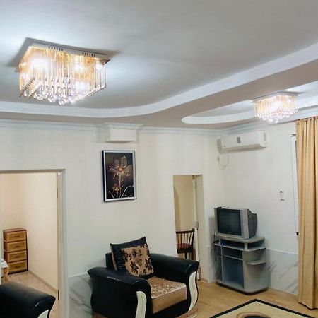 Apartment On Saakadze บาทูมิ ภายนอก รูปภาพ